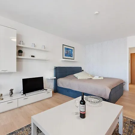 Jutta Apartman